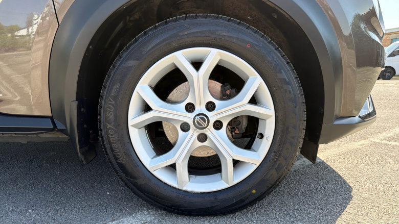 Nissan Juke 1.0 DiG-T 114 N-Connecta 5dr DCT Petrol Hatchback